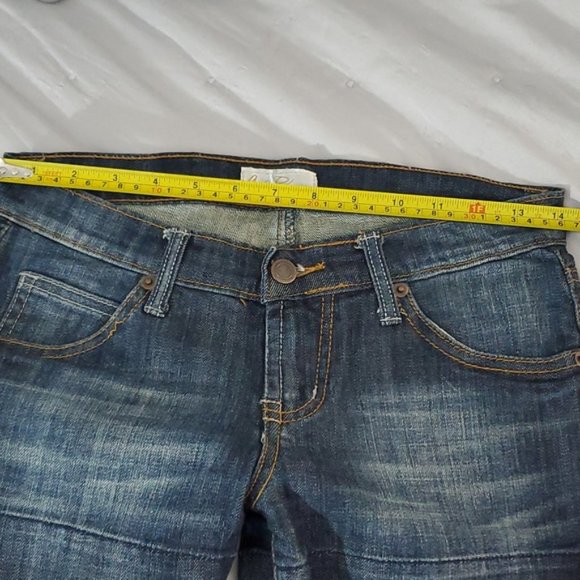 Costa Blanca Indigo denim Mid Rise Shorts- 28 on tag but fits like 25 - Picture 10 of 13